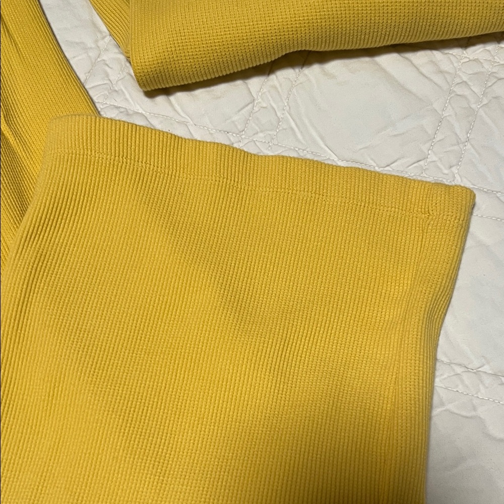 XS/S Daily Drills Thermal long sleeve top /pant SET in yellow - Picture 12 of 16